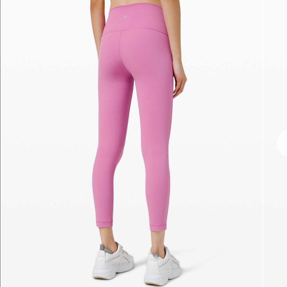 lululemon Wunder Under 25” in Magenta Glow
